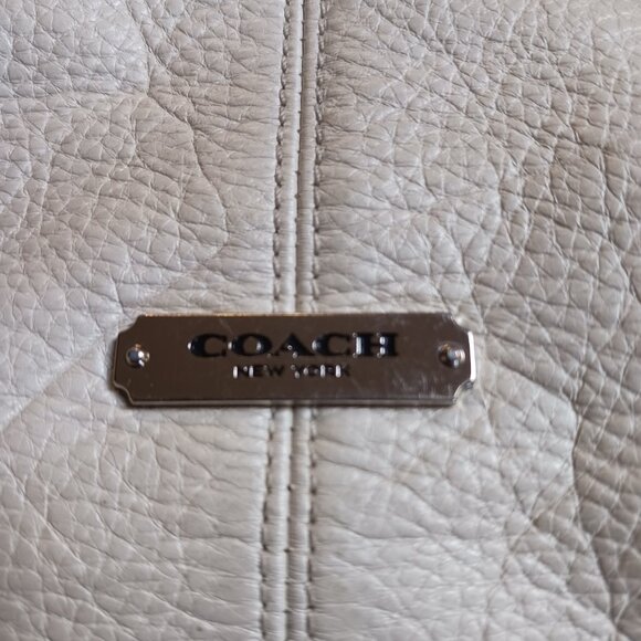 Coach Avery Hobo Bag Ivory Pebbled Leather Silver Hardware - Picture 8 of 12